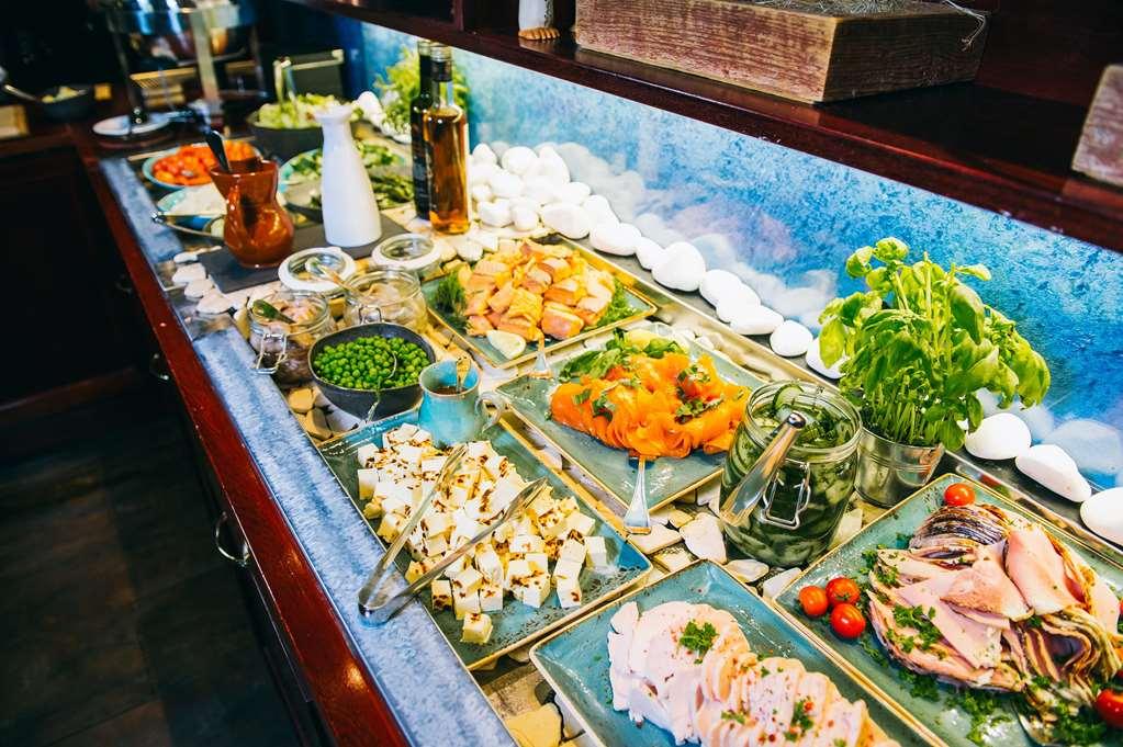 Hotel Kalliohovi 라우마 레스토랑 사진